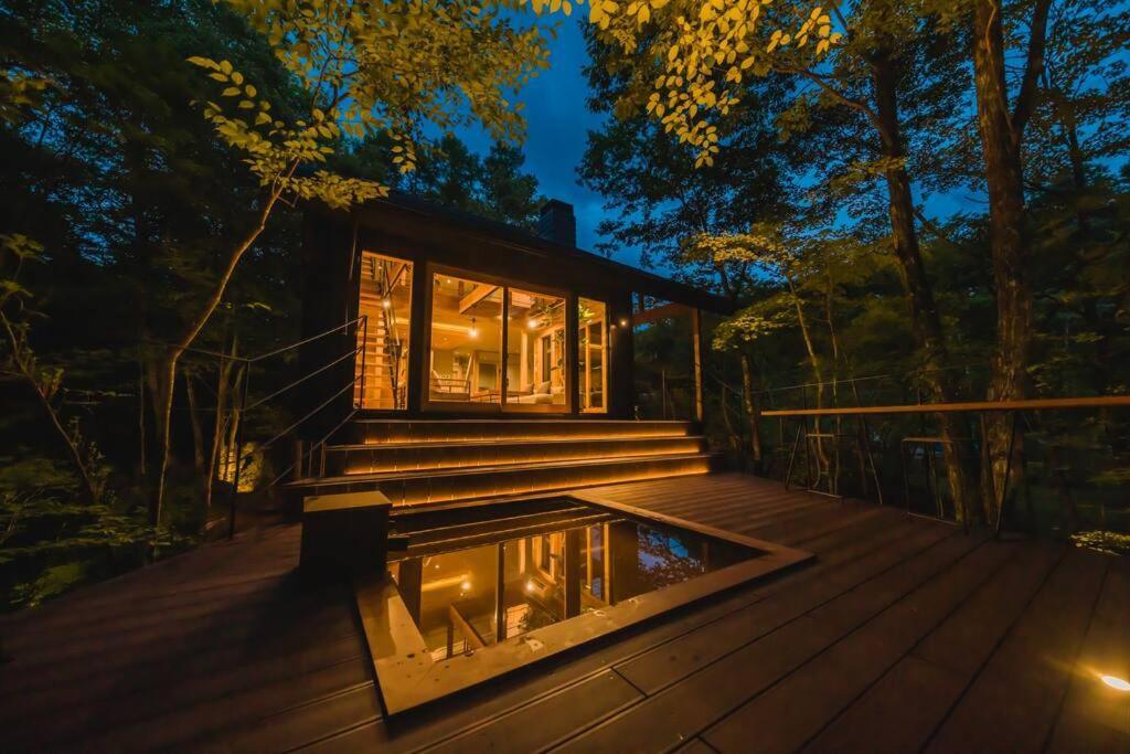 Вилла ロックフォレスト北軽井沢 Экстерьер фото