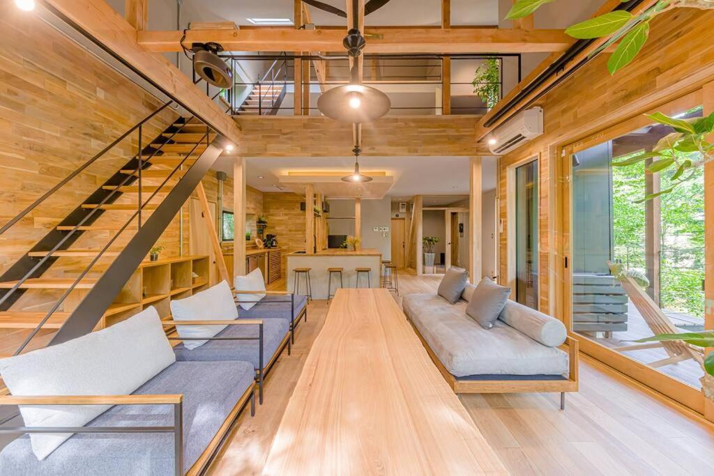 Вилла ロックフォレスト北軽井沢 Экстерьер фото