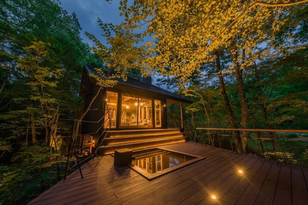 Вилла ロックフォレスト北軽井沢 Экстерьер фото