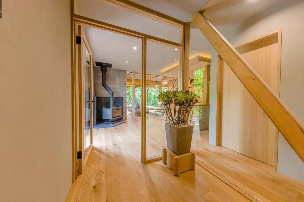 Вилла ロックフォレスト北軽井沢 Экстерьер фото