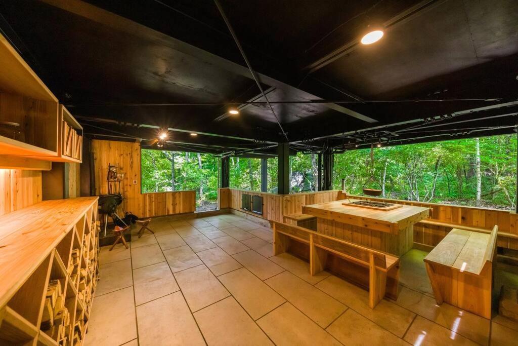 Вилла ロックフォレスト北軽井沢 Экстерьер фото